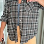 Cорочка жіноча в клітинку коричневого кольору SS208