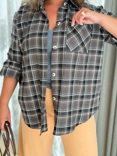 Cорочка жіноча в клітинку коричневого кольору SS208