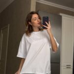 Футболка жіноча оверсайз з принтом Toxic білого кольору