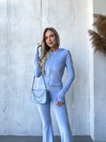 Костюм велюровий жіночий блакитного кольору М530