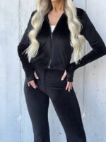 Костюм велюровий жіночий чорного кольору М530