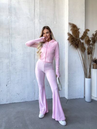 Костюм велюровий жіночий рожевогокольору М530