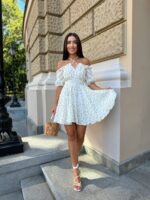 Літня коротка сукня з мусліну білого кольору в жовту квітку М503