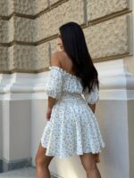 Літня коротка сукня з мусліну білого кольору в жовту квітку М503