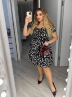 Літня сукня з штапелю чорного кольору з квітковим принтом