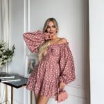 Літня сукня з штапелю пудрового кольору — принт горох