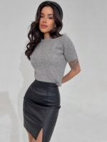 Спідниця з екошкіри чорного кольору М441