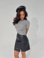 Спідниця з екошкіри чорного кольору М441