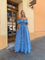 Сукня максі в підлогу блакитна в біло-чорну квітку