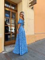 Сукня максі в підлогу блакитна в біло-чорну квітку