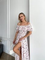 Сукня максі в підлогу у рожеву квітку білого кольору