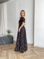 Сукня максі в підлогу у рожеву квітку чорного кольору