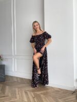 Сукня максі в підлогу у рожеву квітку чорного кольору