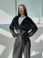 Велюровий жіночий костюм чорного кольору з кантами