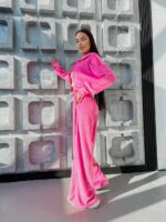 Велюровий жіночий костюм малинового кольору з кантом