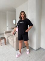 Жіночий костюм з бавовни з шортами чорного кольору