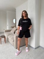 Жіночий костюм з бавовни з шортами чорного кольору