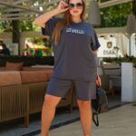 Жіночий спортивний костюм з шортами кольору графіт