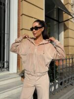 Жіночий велюровий костюм бежевого кольору М504