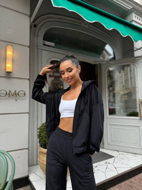 Жіночий велюровий костюм чорного кольору М504