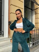 Жіночий велюровий костюм зеленого кольору М504