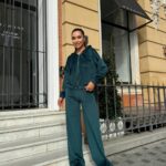 Жіночий велюровий костюм зеленого кольору М504