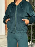 Жіночий велюровий костюм зеленого кольору М504