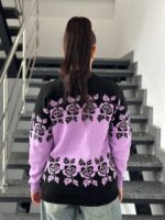 Светр жіночий з квітковим орнаментом колір бузок з чорним LM5073 