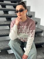 Светр жіночий з квітковим орнаментом колір молоко з пудрой LM5073 