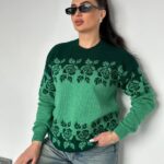 Светр жіночий з квітковим орнаментом колір мята зі смарагдом LM5073 