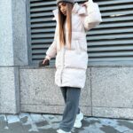 Пуховик жіночий бежевий довгий 100см 00405