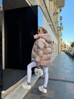 Пуховик жіночий бежевий короткий з капюшоном 00304