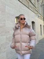Пуховик жіночий бежевий короткий з капюшоном 00304