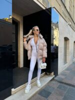 Пуховик жіночий бежевий короткий з капюшоном 00304