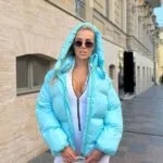 Пуховик жіночий блакитний короткий з капюшоном 00303