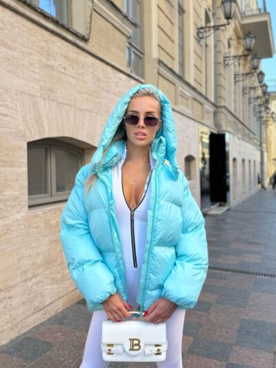 Пуховик жіночий блакитний короткий з капюшоном 00303