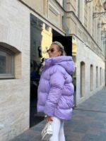 Пуховик жіночий бузковий короткий з капюшоном 00305