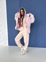 Пуховик жіночий довгий бежевого кольору 00324