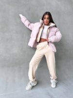 Пуховик жіночий довгий бежевого кольору 00324