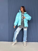 Пуховик жіночий довгий блакитного кольору 00325