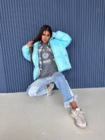 Пуховик жіночий довгий блакитного кольору 00325