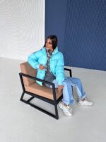 Пуховик жіночий довгий блакитного кольору 00325