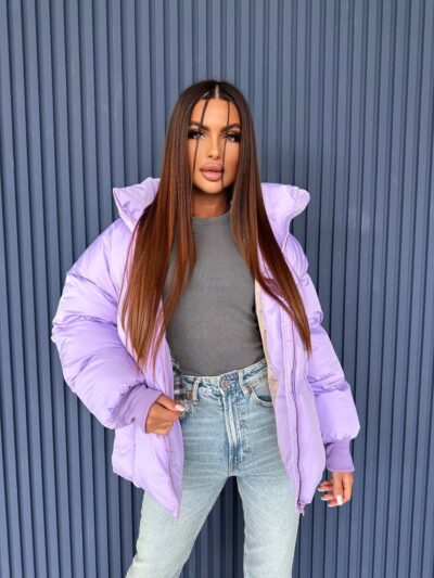 Пуховик жіночий довгий бузкового кольору 00321