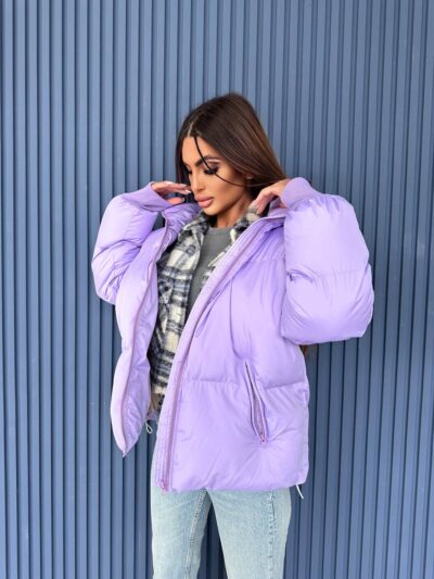 Пуховик жіночий довгий бузкового кольору 00321