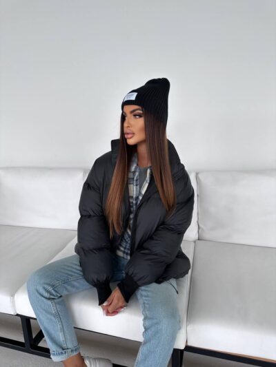 Пуховик жіночий довгий чорного кольору 00320