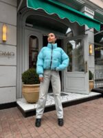 Пуховик жіночий короткий з манжетами блакитного кольору 00317
