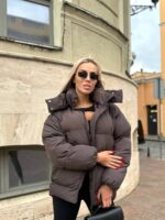Пуховик жіночий коричневий короткий з капюшоном 00307