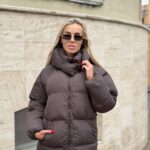 Пуховик жіночий коричневий короткий з капюшоном 00307