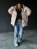 Пуховик жіночий оверсайз бежевого кольору 00371