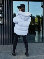 Пуховик жіночий оверсайз білого кольору 00372